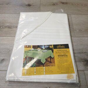Vtg Sleater White Scotchgard-Plus Oval No Iron Tablecloth Table Cover Cloth